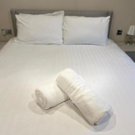 The Serenity Lodge With Hot Tub Йорк Екстер'єр фото